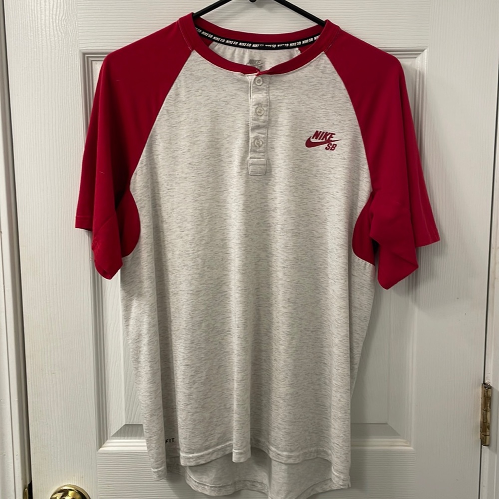 Nike SB shirt